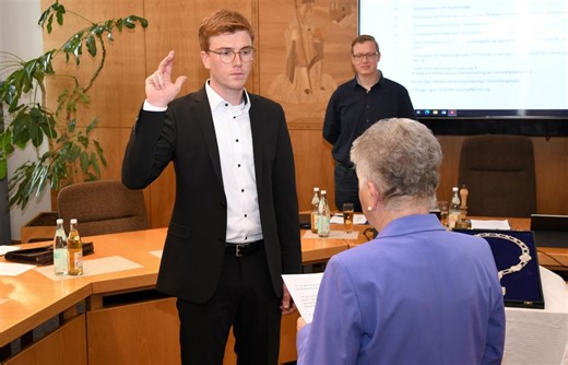 Nun ist es offiziell: Christian Conradt als Lentinger Bürgermeister vereidigt