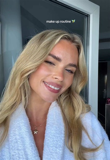 Summer Makeup Routine: Fresh, Glowy Looks for Warm Days