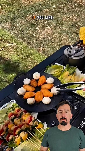 A camping table | Curiosity of Junior