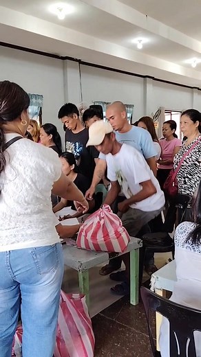 5K views · 137 reactions | LRM san jose relief operation,.. Glory to God ☝️☝️☝️ #BagyongUwan #reelsvideoシ #reliefoperation | Niño Aguinaldo | Facebook