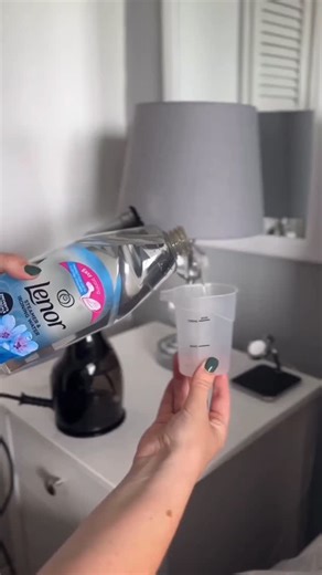 Who else loves their garment steamer?🙋🏻‍♀️ Here are 3 ways that you can use yours ✨💜 🎥 - @jottiesjournal, @loushomelife, @lifewiththetomkins #cleaninghack #laundryroom #laundry #washing #cleaningmotivation #steam #cleaningtips | the.laundry.hub