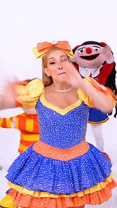 1.4K reactions · 25 shares | ✨ ¡Ya está aquí la NUEVA versión de “1, 2, 3 Baila con Bely y Beto”! ¡Con mucho color, ritmo y diversión!  Mueve el cuerpo con nosotros.  Disponible en nuestro canal de YouTube: Bely y Beto Oficial  https://youtu.be/BhqQjI5nTow | Bely y Beto | Facebook