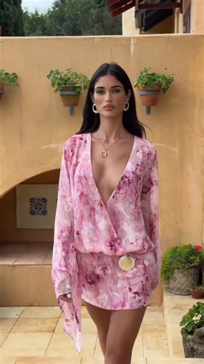 The perfect 🥀 our Junia Long Sleeve Mini Dress in floral pink 💖#fashion#model#style #outfit #shorts