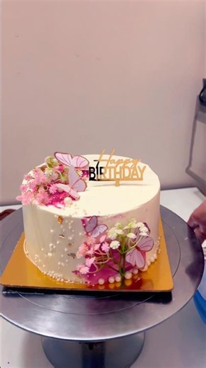 . Trending Floral Butterfly Cake 🌸🦋 | Simple Yet Luxury Birthday Cake