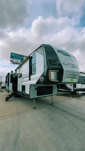 SOLD 🔥 Thank y'all so much and enjoy your new RV's and welcome to the RGV RV SALES LLC Family! Want to join the RGV RV SALES LLC Family too?! Come see us at RGV RV SALES LLC! 📍1301 Frances Palmview, TX 78572 📞956-537-9692 🔗www.rgvrvsales.com #rgvrvsales #rgvrvsalesllc #RVLife #rgvvalley956 #rgv956🌴