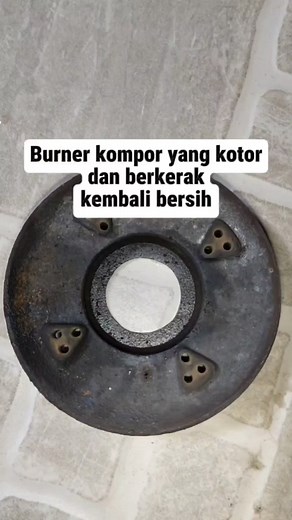 Seringkali burner kompor yang kotor jadi penyebab api kompor menjadi merah dan tidak merata. Berikut tips membersihkan burner kompor dengan 2 bahan saja. #tips #membersihkanburnerkompor #burner #cleaning #hacks #tipsandtricks #lifehacks #reels #reelsviral | Laundry Karpet Duri