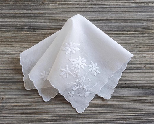 Small White Embroidered Hankie, Daisy Flowers, Vintage Handkerchief - Etsy