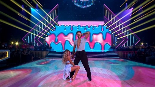 This Cha Cha brings all the eyes to Dylan Efron and Daniella Karagach 😍🥤 #DWTS | Dancing with the Stars