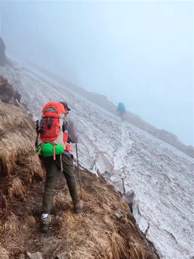 Trekking in extreme cold isn’t just about the destination—it’s about the preparation. @Ghumante shares his top tips for staying safe and comfortable at high altitudes this winter. Whether you're hitting the trails now or planning your 2026 adventures, the right gear makes all the difference. From high-grip boots to insulated jackets, Humtto Nepal has you covered for a successful and pleasant journey! 🥾