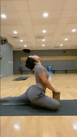 The static stretch routine I use after working out 🏋🏽‍♀️ #easystretch #stretchroutine #stretch