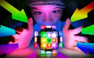这个智能魔方有非常多的功能! Tingman