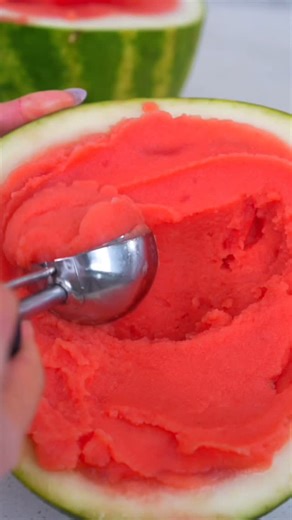 Catherine Zhang | 2 ingredient watermelon sorbet 🍉 Nothing easier and more refreshing than this sorbet 😍 Link to the recipe in my bio or here:... | Instagram