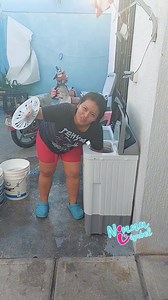 1.4M views · 28K reactions | TUTORIAL DE COMO LAVAR ROPA COMO MAMÁ FL0JA (segun asi me dicen jaja) yo me digo que soy una mamá muy practica #tutorial #jajaja #sisoy #Lavarropa #tips #ninnaisabel | Ninna Isabel | Facebook