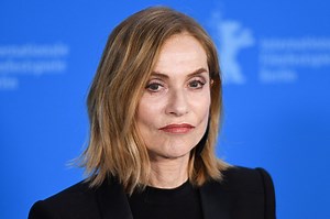 Isabelle Huppert huée sur scène, elle se confie sur ce moment de solitude