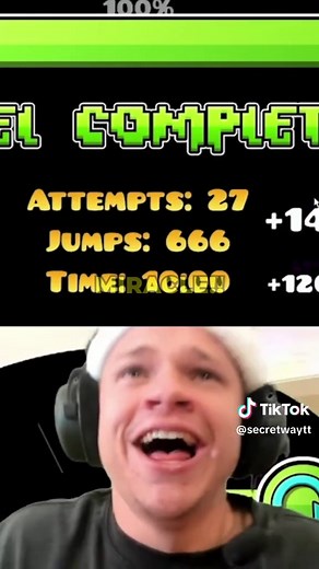 Jynxzi Beats Second Demon in Geometry Dash Gameplay