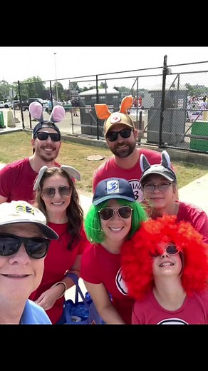 Things I like about the Do-Dah Parade: 🎉 It’s fun 🎉 It’s silly 🎉 It’s WARM! 🌞 😎 Thanks to everyone who came out and shared a wave, a smile, and a “hello!” 👋 #downtownkalamazoo Jessica Harthorn Allie Jennerjahn WWMT | WWMT's Keith Thompson