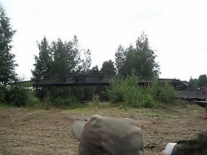 Leopard 2L AVLB lays a bridge