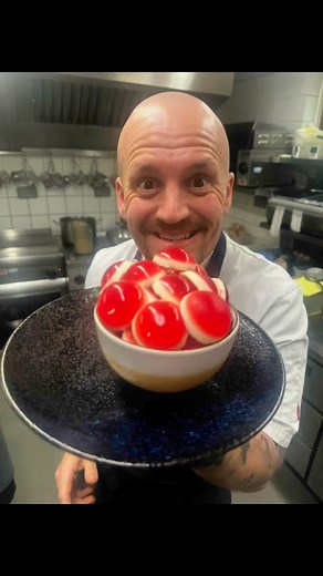 2.8K views · 16 reactions | Perfect Haribo style sweets- 200kcal/ 43g protein 1 sugar free hartleys strawberry sachet 1 sachet gelatine powder 200ml boiling water 1 sugar free hartleys orange sachet 1 sachet gelatine powder 200ml boiling water 175g fage 0% fat Greek yoghurt Follow @leeyoungfitness for more recipes | Lee Young | Facebook