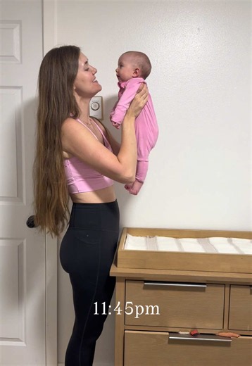 I can’t belive she’s starting to laugh now 🥹🫶🏼🤍 #nightroutine #momof5 #newborn #postpartum