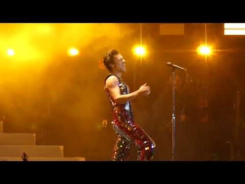 Harry Styles - What Makes You Beautiful (Coachella Festival, Indio CA 4/15/2022 -Week 1)
