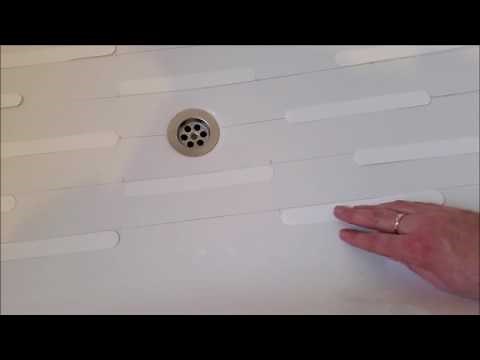 Applying non-slip bath stickers