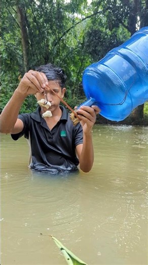 Unbelievable Fishing Method, With 20 litter Plastic Bottle Hook Fish Traps#hook_fish_traps#shorts