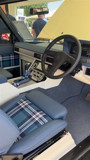 A Range Rover classic with the most specced up interior by @kingsleycars 🥵 Do you like stuff like this or do you prefer it all original? #landroversofdevon #rangeroverclassic #rangerover #landroverseries #kingsleycars | Land Rovers of Devon