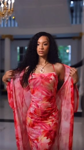 Deyjah Harris🤎💫 on Instagram: "@FashionNova a little tea + reading/journaling will realign me every time🥹🧡📖✨🫖💞 item: - nathalia floral maxi dress set: pink/combo"