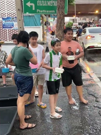 ถนนวุฒากาศ
