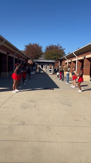 The 8th graders are here, at THE Central High School, to tour their IB programs. Thank you for such a warm welcome! Central High School Tuscaloosa City Schools | Tuscaloosa Magnet Schools - Middle