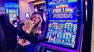 25K views · 565 reactions | How Many Times Can I Trigger The Ultimate Fire Link Power 4 SUPER BONUS!☄️螺 | Leslie Slots | Facebook