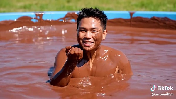Chocolate Pool Experience: A Sweet Delight!