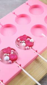 Cute lollipop cake toper using isomalt #ebakeonline #caketopper #edibleart #facebookreel #homebakers #cakedecorating #cakedecor #cakedesign | ebake.in