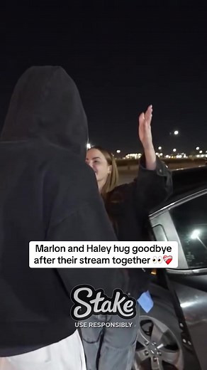 Marlon y Haley se despiden con un abrazo