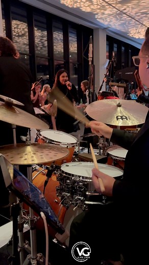 191K views · 3.6K reactions | Shake It Off (Displacement Edition). They kept dancing…路‍♂️ | Vlade Guigni | Facebook