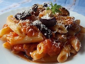 Pasta alla Norma: la ricetta originale - Fornelli di Sicilia