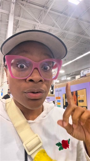 TV clearance finds at Sam’s Club to help you save BIG! 👉Comment “SAM” for 70% Off ($15) new membership deal! #samsclubdeals #tvdeals #clearancefinds #budgetshopper #christmasonabudget #samsclub | Hey I'm Dee