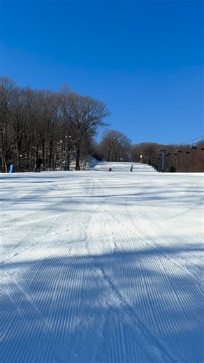 Quiet mornings, perfect corduroy, and room to carve. Our Weekday Special is the best way to ski. Non-holiday, 9 to 3 — just $45. Skip the crowds. Take the turns. See you midweek at Mount Southington. #WeekdaySkiing #SkiMidweek #CarveTurns #CorduroyDays #MountSouthington SkiLocal SkiConnecticut SkipTheCrowds SkiMoreWaitLess WinterVibes | Mount Southington Ski Area