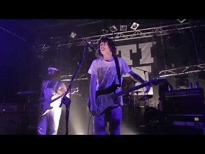 STICKY FINGERS - Liquorlip Loaded Gun (LIVE At The Metro, Sydney)