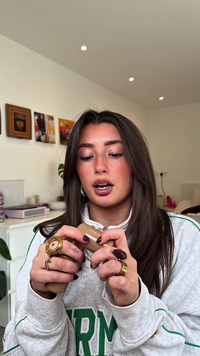 Makeup Bag Revamp: Essentials for Your Beauty Kit