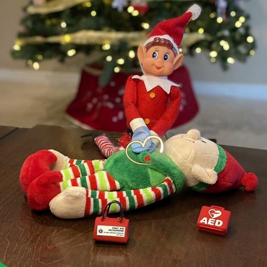 Santa's Elf Knows First Aid & CPR | St. John Ambulance York Region