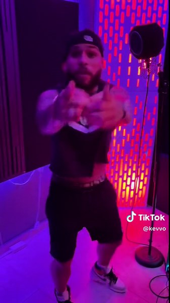 MI FAVORITO DEL ALBUM DEL CONEJO 🐰THUNDER Y LIGHTNING ⚡️ KEVVO VERSION 🥊🥊🥊