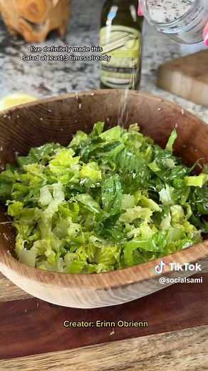 🍋Loved how easy and fresh this salad is. Not a ton of ingredients but still great flavor! Ingredients: Romaine lettuce, lemon juice, fresh parm, S&P, EVOO, I added some lemon pepper seasoning from @@goldensteersteakco She has some great recipes! @@erinnobrienn ##saladsoftiktok##romainelettuce##saladrecipe