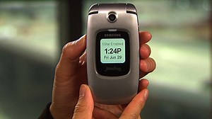 Samsung GreatCall r220: A simple phone for seniors - Video