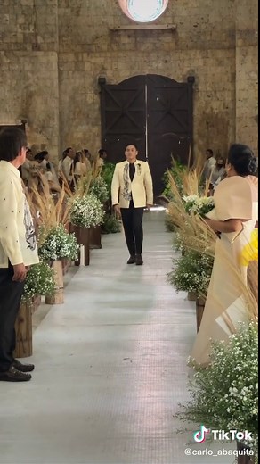Filipiniana Wedding Party: Modern Themes and Traditional Ceremonies