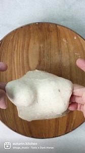 ~ Coil Fold ~ What is the difference between stretch & fold and coil fold? Why do I transfer my dough to another container after stretch & fold for subsequent proofing and coil fold? Can we simplify it? The answer is YES. There are no fixed rules regarding the type of folds to use or where to mix and fold the dough. You can actually mix and fold in the same bowl until shaping without transferring containers. You can also use any type of container for mixing and folding the dough, a salad bowl, p