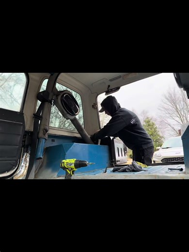 Jeep YJ Wrangler Project: Roll Bar and Bed Liner Prep