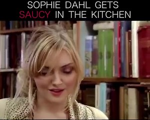 Sophie Dahl gets saucy in the kitchen! Credit: Shaunpubis on YT | Rule