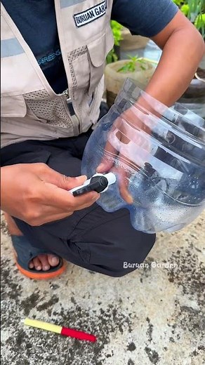 a simple way to make a composter from used gallons #gardening #komposter