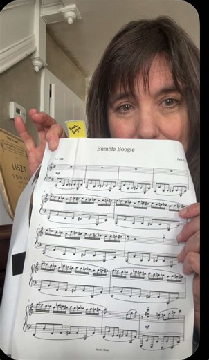 Follow the music as long as you can, but sometimes you've got to memorize it! Jack Fina's Bumble Boogie is one of those pieces. #pianotok #classicalpiano #adultpiano #pianopractice